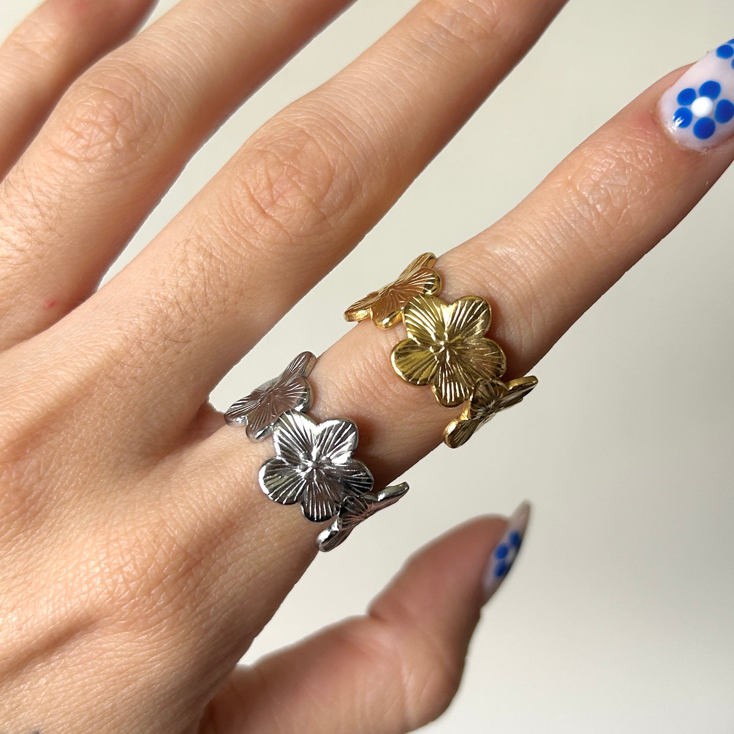 bloom kiss ring