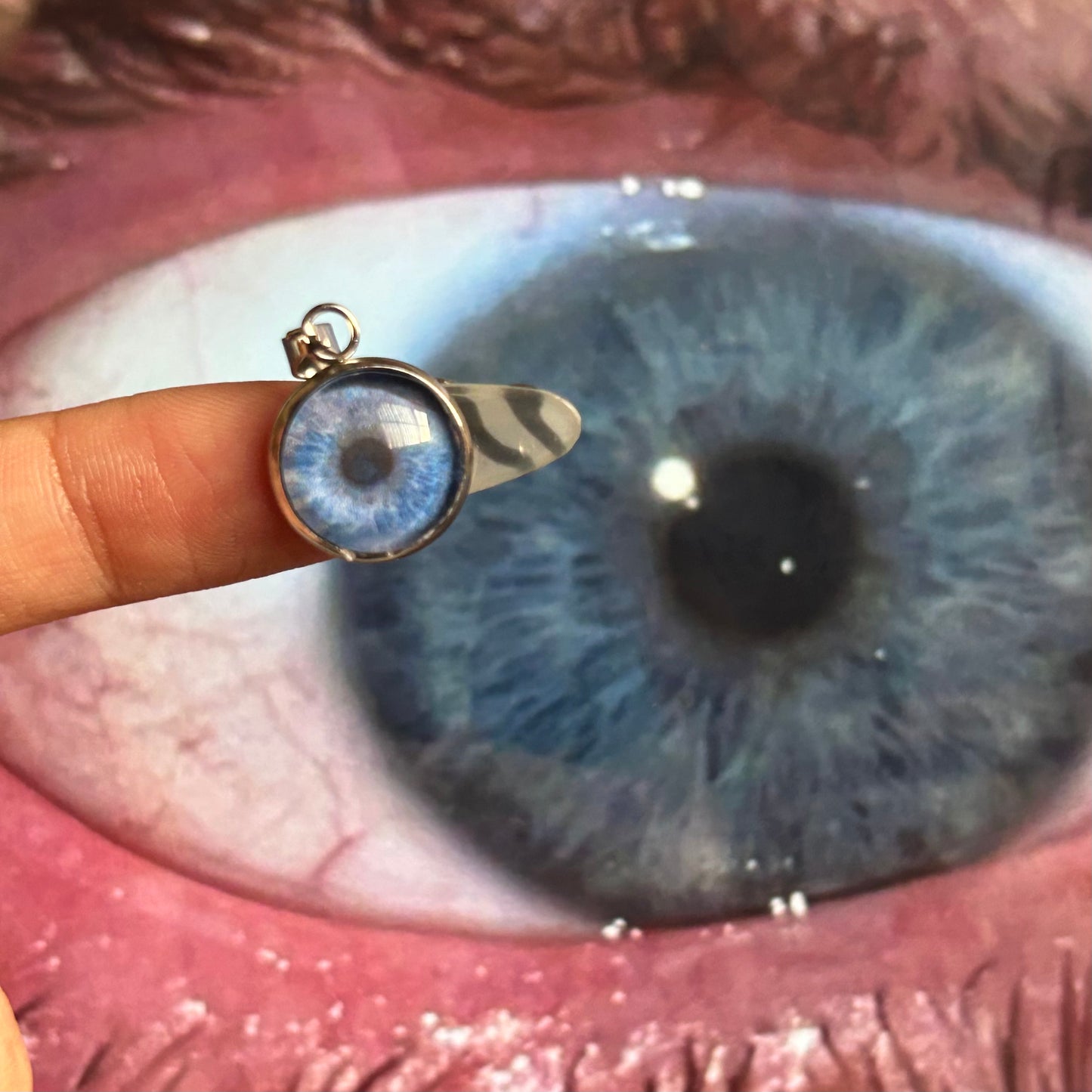 charm “in your eyes”