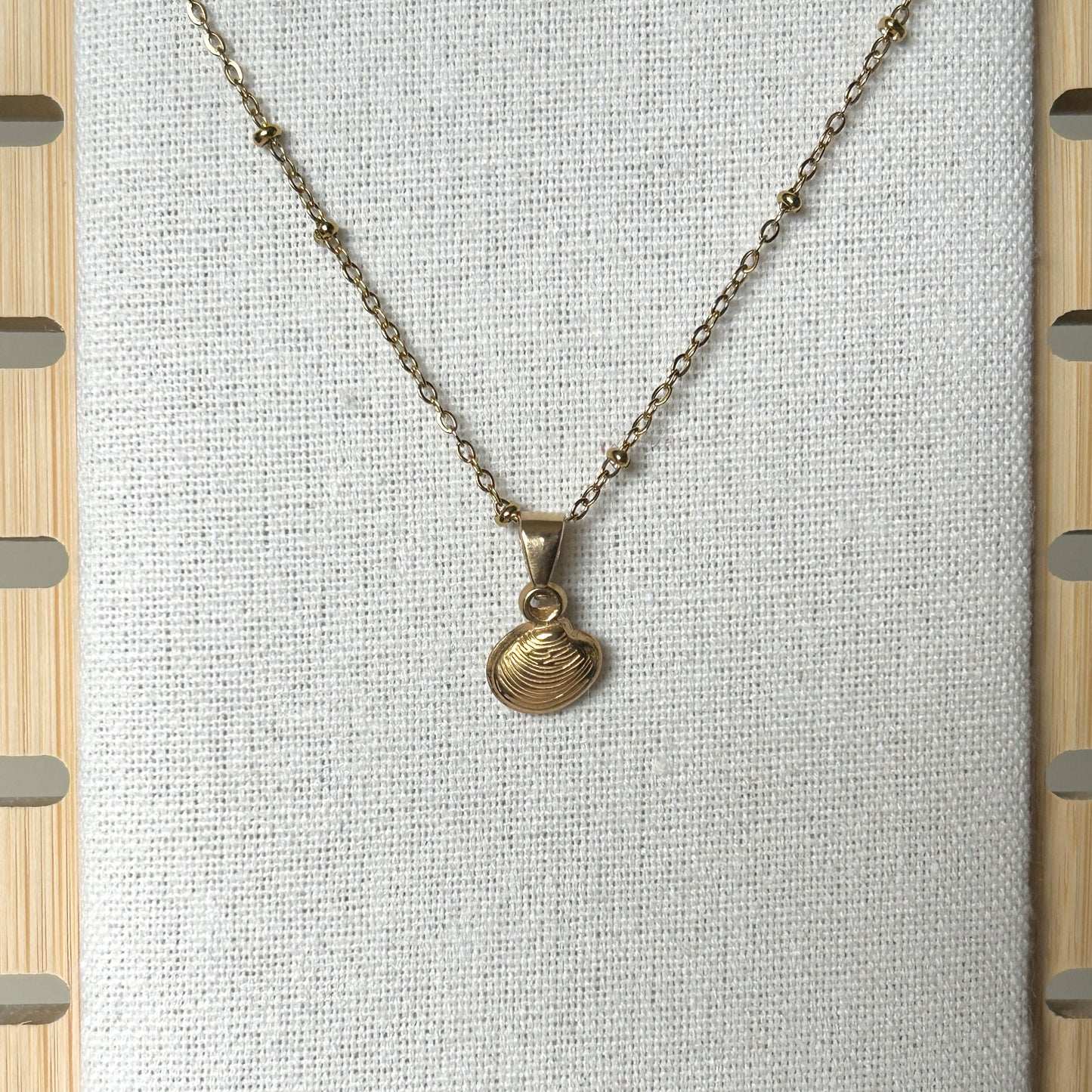 sandy shores necklace