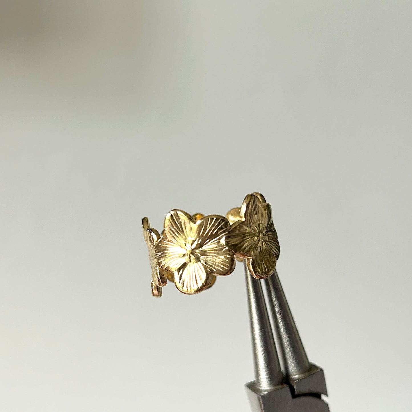 bloom kiss ring