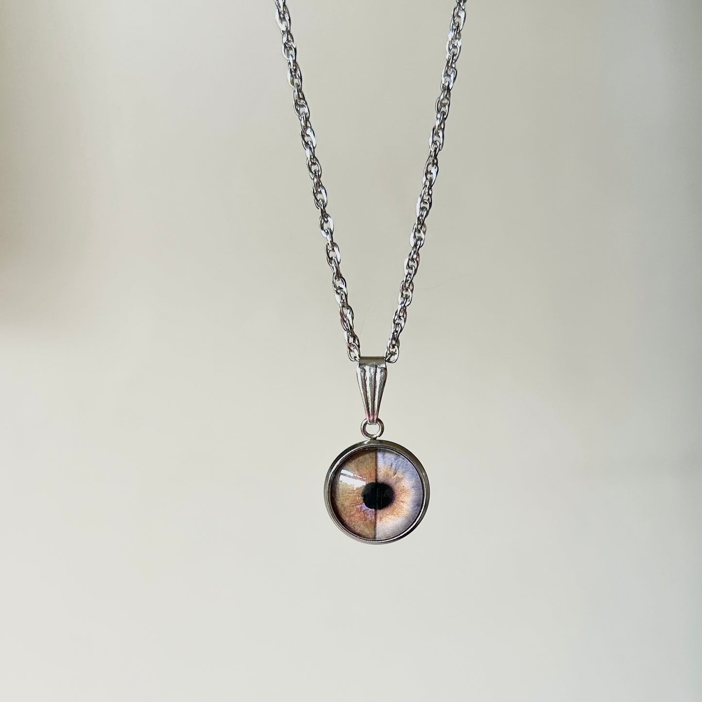 in your eyes necklace