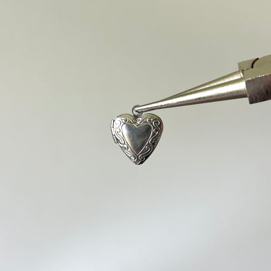 charm relicario pequeño
