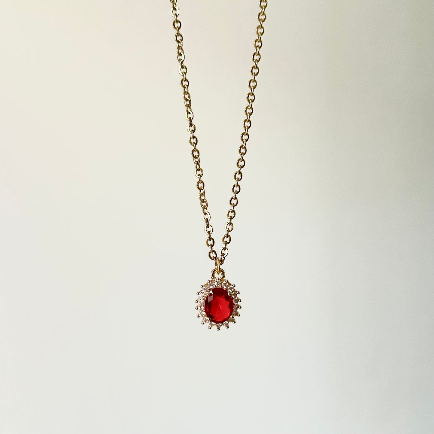 the red queen crystal necklace