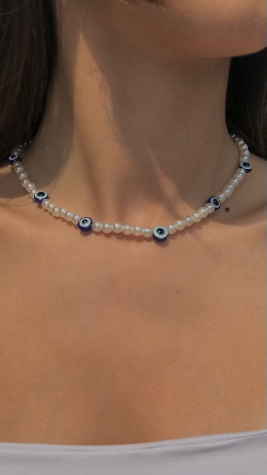 collar de perlas con ojos turcos