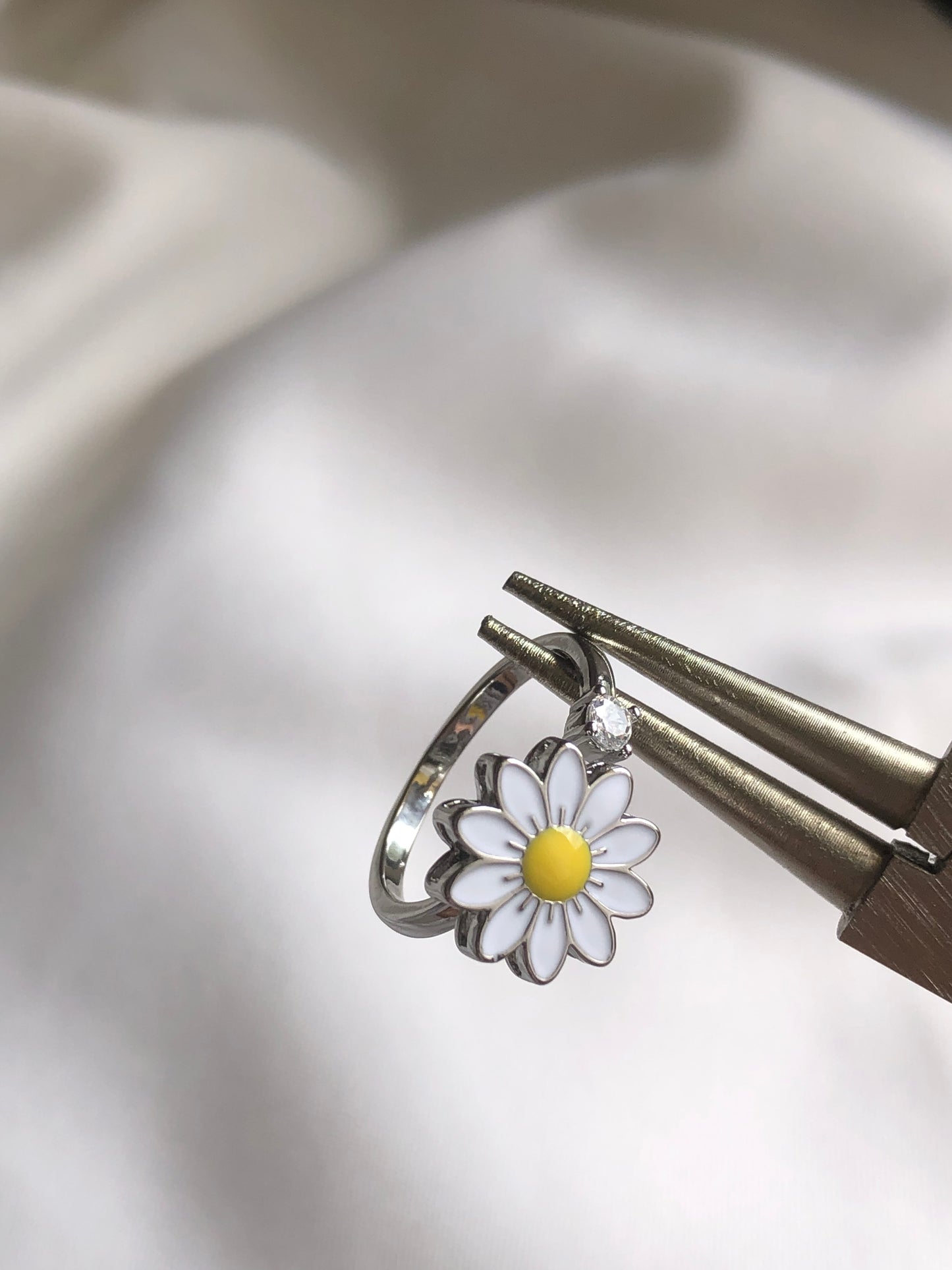 daisy flower anxiety ring