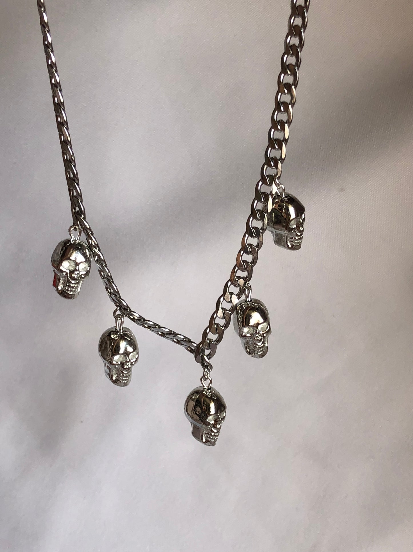 chunky skulls necklace